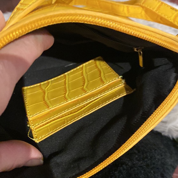 NWT  yellow handbag, no brand, brand new - Picture 5 of 6